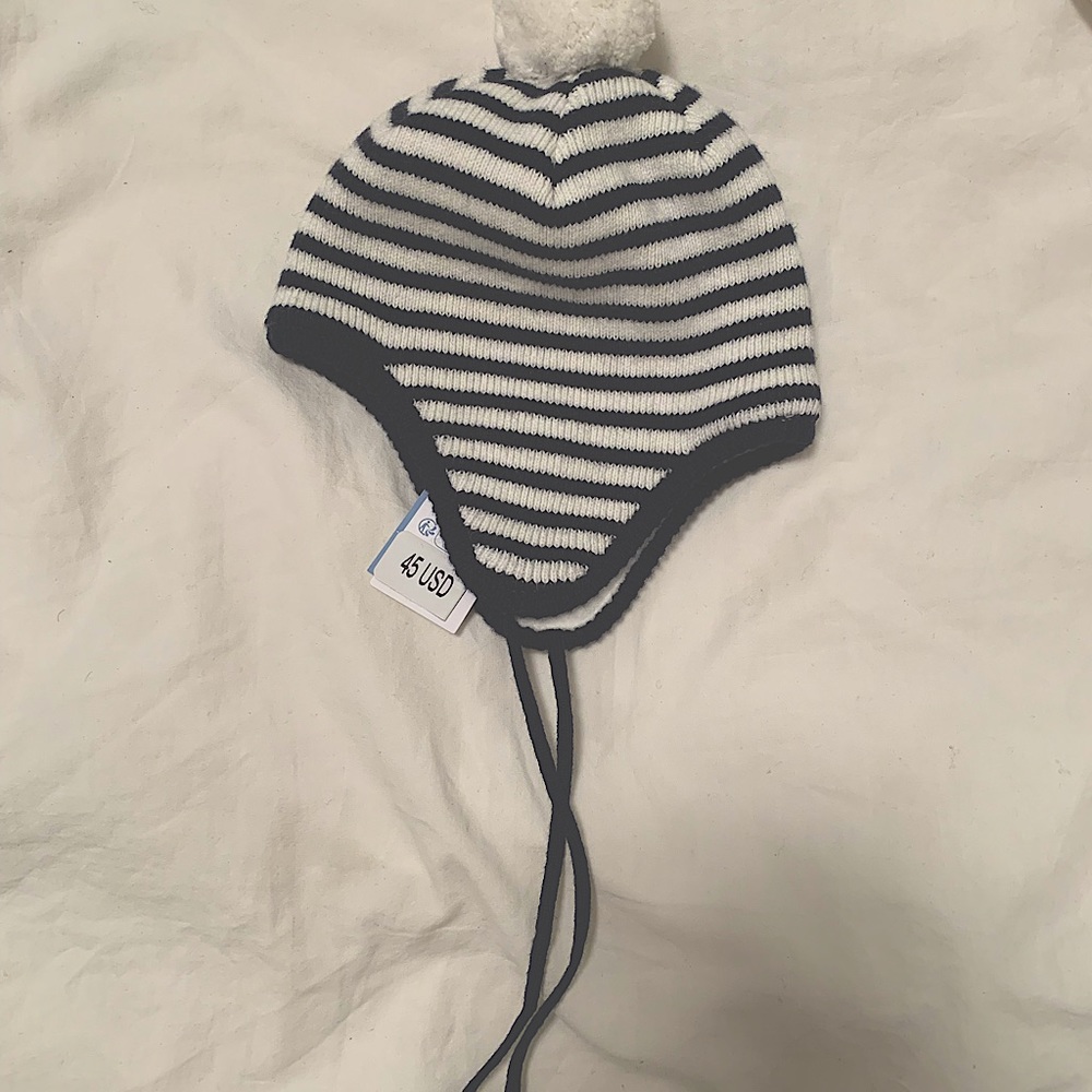 JACADI knit hat. Soft fleece on the inside and merino wool on the outside.